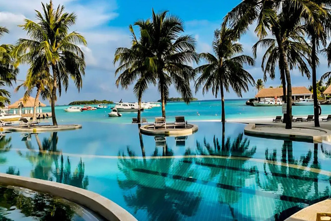 Holiday Inn Resort Kandooma Maldives